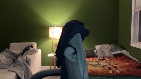 Snapshot of concentralized chatting on 12-16-25, 12:48 Matt online show from 12-16-25, 12:48