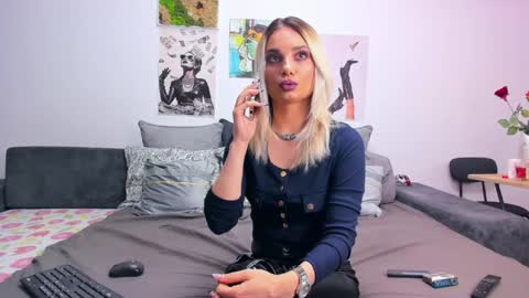 Snapshot of confidentmistress chatting on 09-23-25, 04:10 GoddessA online show from 09-23-25, 04:10