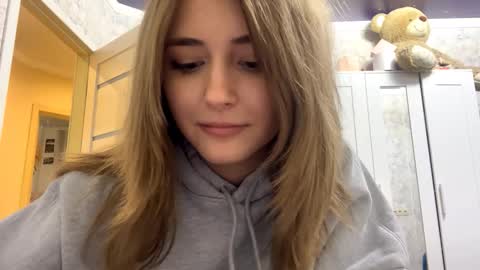 Snapshot of constancefanny chatting on 02-11-26, 03:39 Amelia online show from 02-11-26, 03:39