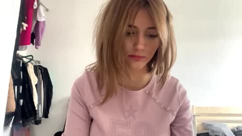 Snapshot of constancefanny chatting on 02-13-26, 12:01 Amelia online show from 02-13-26, 12:01