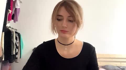 Snapshot of constancefanny chatting on 02-26-26, 12:26 Amelia online show from 02-26-26, 12:26