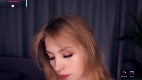 Hello im Sofia Welcme to my room .More hugs and kiss for you online show from 10-18-25, 06:26