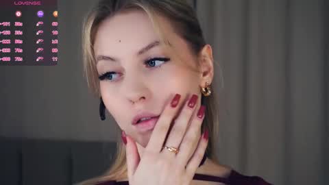 Hello im Sofia Welcme to my room .More hugs and kiss for you online show from 12-03-25, 06:32