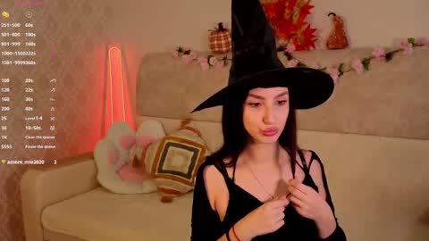 Snapshot of coochyy chatting on 10-31-25, 10:05 coochyy online show from 10-31-25, 10:05