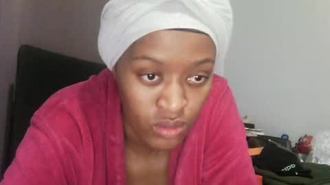 Snapshot of cookiecandyx chatting on 11-06-25, 10:43 cookiecandyx online show from 11-06-25, 10:43