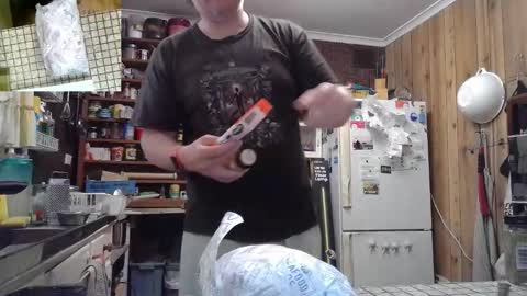 Snapshot of cookieliquor chatting on 09-19-25, 12:34 Cookie - I do cooking streams occasionally. Next stream  online show from 09-19-25, 12:34