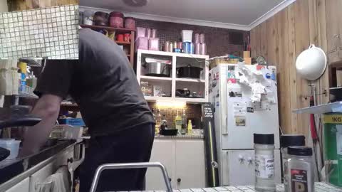 Snapshot of cookieliquor chatting on 09-21-25, 09:27 Cookie - I do cooking streams occasionally. Next stream  online show from 09-21-25, 09:27