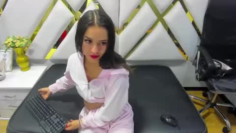 CooperEmma  online show from 12-19-24, 02:56