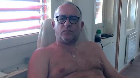 Snapshot of coquin369 chatting on 08-02-26, 07:29 Coquin369 online show from 08-02-26, 07:29