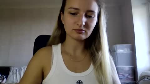 Snapshot of cora_fora chatting on 09-15-25, 07:30 cora_fora online show from 09-15-25, 07:30