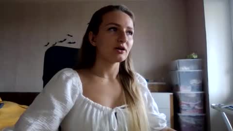 Snapshot of cora_fora chatting on 10-03-25, 09:17 cora_fora online show from 10-03-25, 09:17