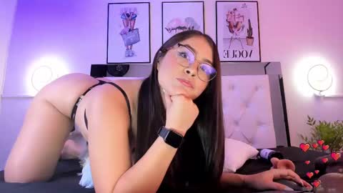 Cora  online show from 02-11-25, 11:12