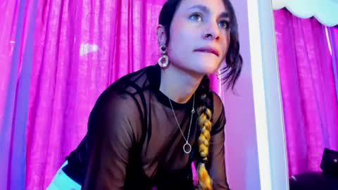 Coral  online show from 02-19-25, 12:33