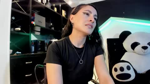 Coral  online show from 02-25-25, 03:38