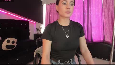 Coral  online show from 12-17-25, 01:06