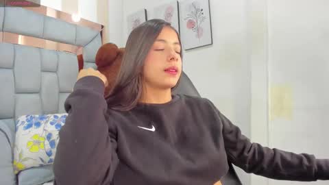 Coral online show from 11-23-25, 02:17