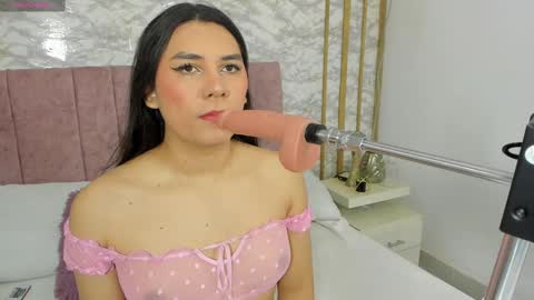 Snapshot of coraline_hot18 chatting on 02-18-25, 01:00 coraline hot18 online show from 02-18-25, 01:00