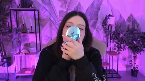 little girl who is always right or Coraline online show from 09-12-25, 07:52