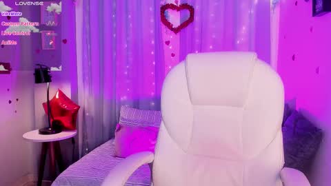 Coral Stefani online show from 03-07-25, 08:13