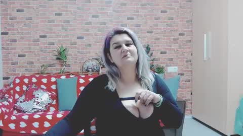 Elisa online show from 01-18-25, 07:37