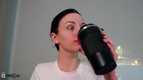 Snapshot of cosmo_bb chatting on 01-19-26, 03:32 Ana online show from 01-19-26, 03:32