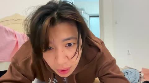 Lina online show from 10-28-25, 05:15