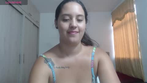 Snapshot of couple_sexandlove chatting on 11-04-25, 07:02 ALEJANDRO Y EMILY online show from 11-04-25, 07:02