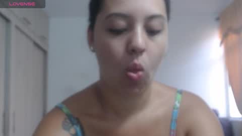 Snapshot of couple_sexandlove chatting on 12-02-25, 12:32 ALEJANDRO Y EMILY online show from 12-02-25, 12:32