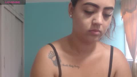 Snapshot of couple_sexandlove chatting on 12-17-25, 12:55 ALEJANDRO Y EMILY online show from 12-17-25, 12:55