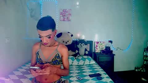 ALEXA  KIM online show from 10-28-25, 01:20