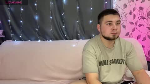 Emily  Ryan online show from 12-21-25, 09:00