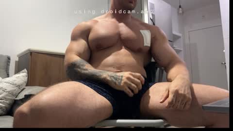 couplemuscle40 online show from 10-28-25, 09:17