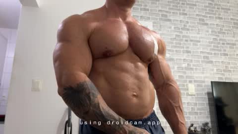 couplemuscle40 online show from 02-11-26, 06:02