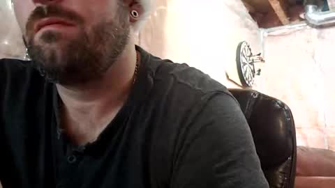 Snapshot of coupleoffantastics chatting on 11-29-25, 10:40 coupleoffantastics online show from 11-29-25, 10:40