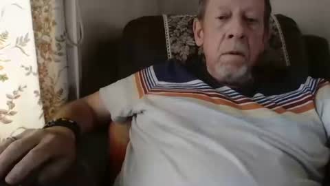 Snapshot of courieral1 chatting on 09-19-25, 03:45 courieral1 online show from 09-19-25, 03:45