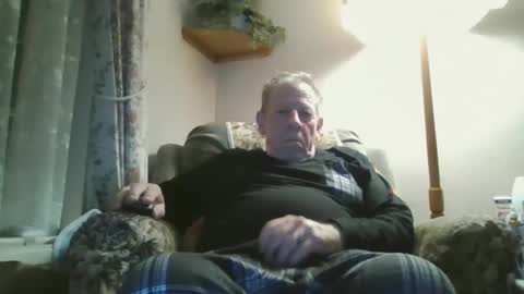 Snapshot of courieral1 chatting on 10-18-25, 05:32 courieral1 online show from 10-18-25, 05:32