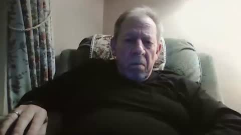 Snapshot of courieral1 chatting on 11-24-25, 06:18 courieral1 online show from 11-24-25, 06:18