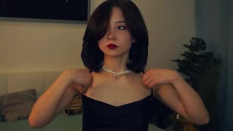Snapshot of coventinaashfield chatting on 02-14-25, 07:49 Yui online show from 02-14-25, 07:49