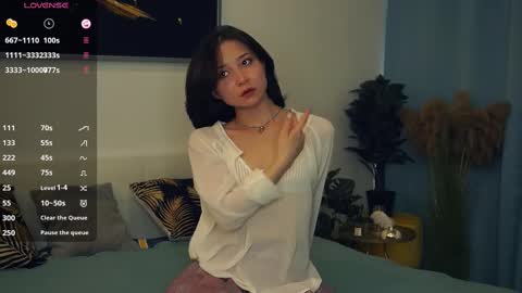 Snapshot of coventinaashfield chatting on 02-25-25, 10:37 Yui online show from 02-25-25, 10:37