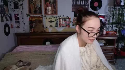 Yuna online show from 11-15-25, 09:11