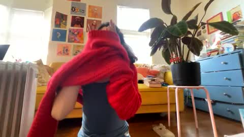 Snapshot of covergirl9 chatting on 11-19-25, 05:57 covergirl9 online show from 11-19-25, 05:57