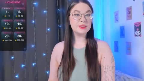 Snapshot of coy_amina_ chatting on 12-23-24, 07:06 Lilith online show from 12-23-24, 07:06