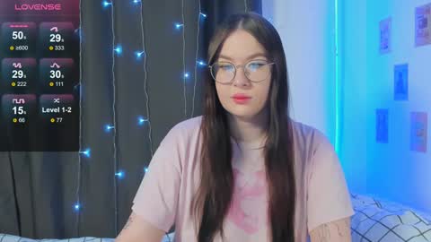 Snapshot of coy_amina_ chatting on 01-03-25, 06:03 Lilith online show from 01-03-25, 06:03