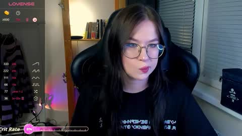 Snapshot of coy_amina_ chatting on 09-21-25, 05:58 Lilith online show from 09-21-25, 05:58