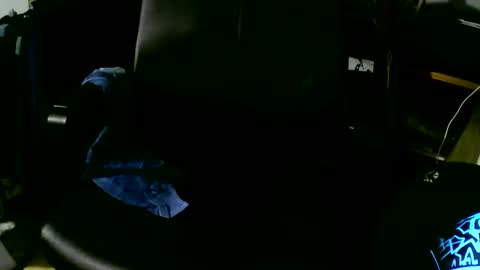 coyote017 online show from 10-18-25, 06:19