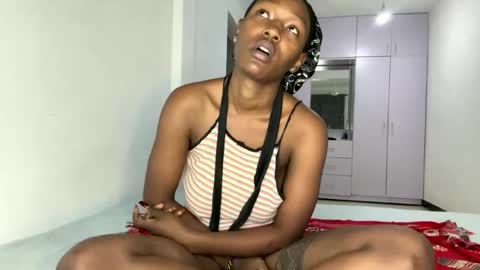 Snapshot of crave_meslowly chatting on 08-02-26, 08:40 Taliee online show from 08-02-26, 08:40