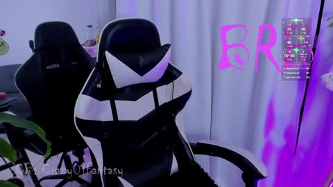 Laura  online show from 01-04-25, 08:28