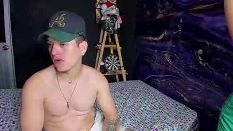 Snapshot of crazy_acouple_donpillo chatting on 12-20-24, 03:03 crazy_acouple_donpillo online show from 12-20-24, 03:03