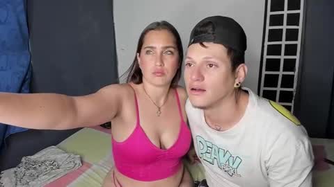 Snapshot of crazy_acouple_donpillo chatting on 02-15-25, 09:04 crazy_acouple_donpillo online show from 02-15-25, 09:04