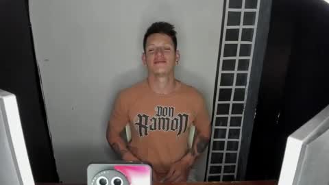 Snapshot of crazy_acouple_donpillo chatting on 10-19-25, 01:28 crazy_acouple_donpillo online show from 10-19-25, 01:28